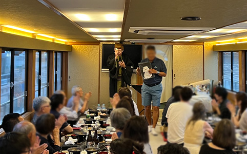 はさみ家紙太郎の紙切り名人芸と漫談パフォーマンス