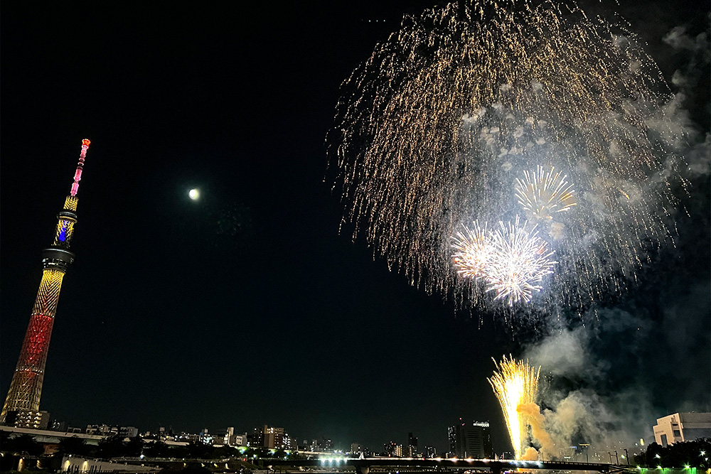 隅田川花火大会の花火屋形船の様子［2023年7月29日］ | 料理自慢の屋形船「なわ安」-東京・浜松町出航の屋形船