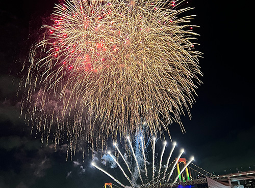 お台場でドローンショーイベント